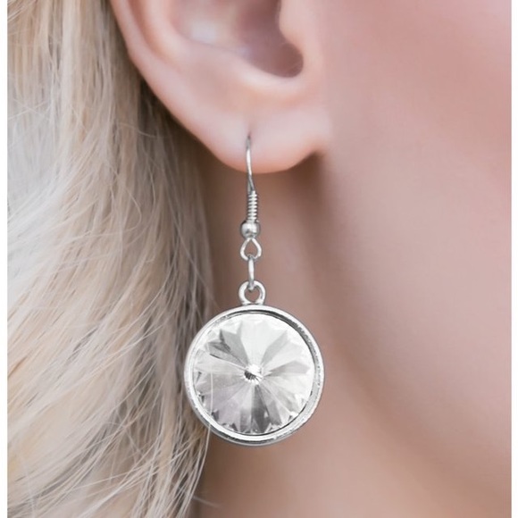 Hypnotized Paparazzi Silver Bling Necklace & Earrings Set - Picture 2 of 3